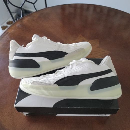 Puma Clyde Hardwood Sneakers