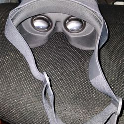Google Daydream VR Headset  (Like New, Controller Included)