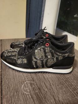 Authentic Carolina herrera Chcho