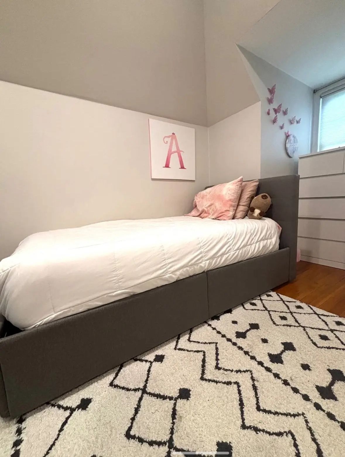 Twin Upholstered Headboard And 2 Storage Drawers