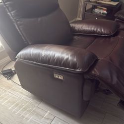 Loveseat And Recliner 
