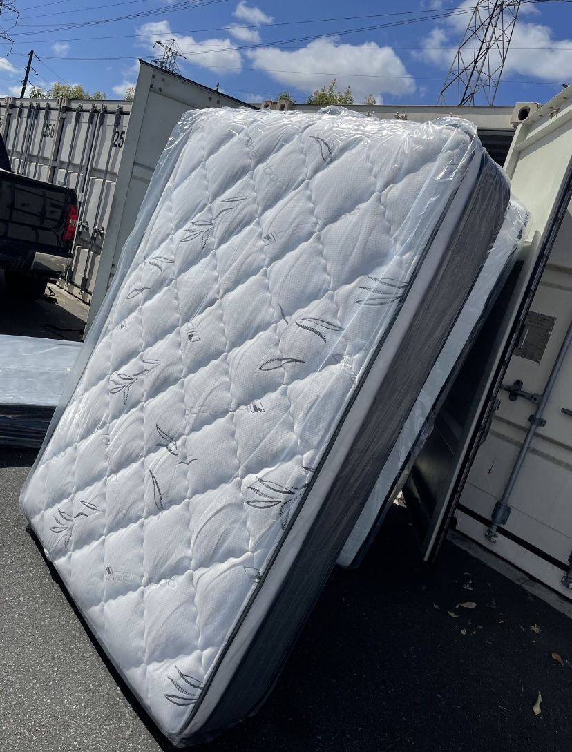 HOUSEHOLD  BRAND NEW PILLOW TOP MATTRESSES ✅ COLCHONES NUEVOS PILLOW TOP ?‼️   QUEEN SIZE $150 ❌ $210 With Box Spring   FULL SIZE $140❌ $200 With Box