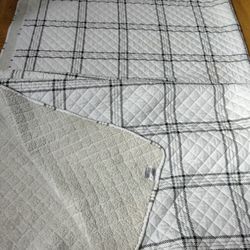 Coleman plaid sherpa blanket  Full/Queen size bedspread