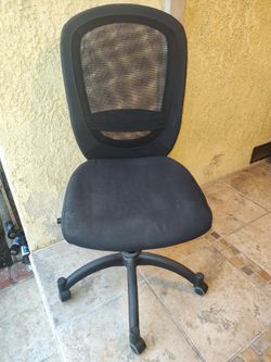 ERGONOMIC OFFICE CHAIR 