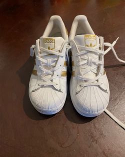 Adidas size 3 Y