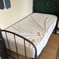 Twin Bed 
