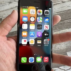 iPhone SE Unlocked W/ New Tempered Glass Screen Protector And Charger 
