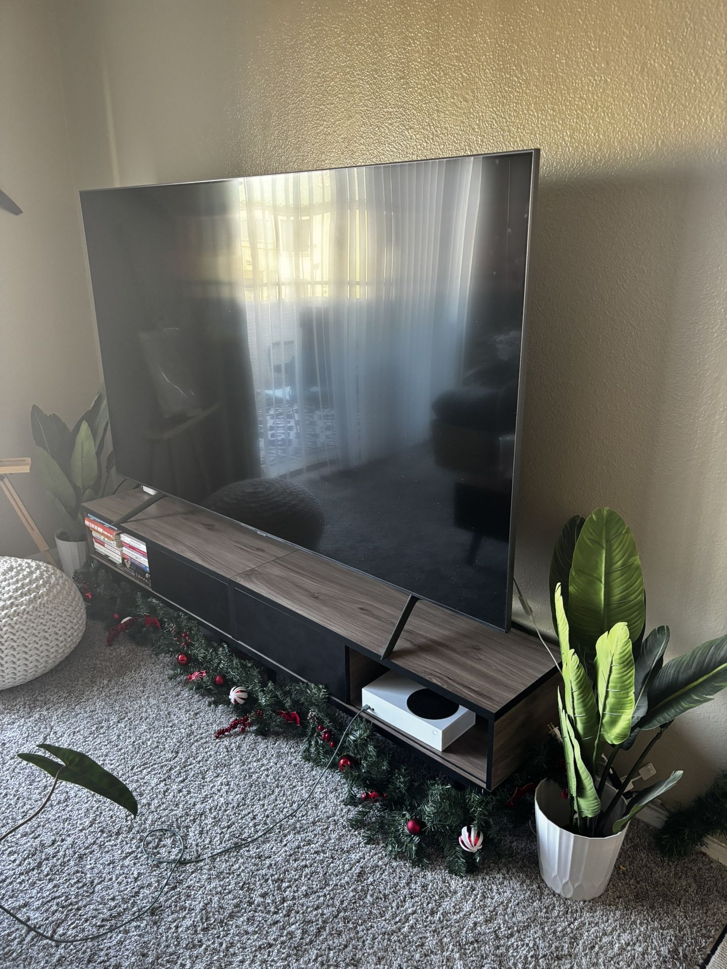 85 Inch TV For Sale Perfect Condition $850