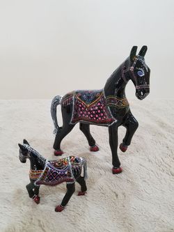 Hand carving wooden lacquer painted horses