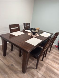 Solid Wood Dining Table Set w/ 6 Chairs – Extends Larger