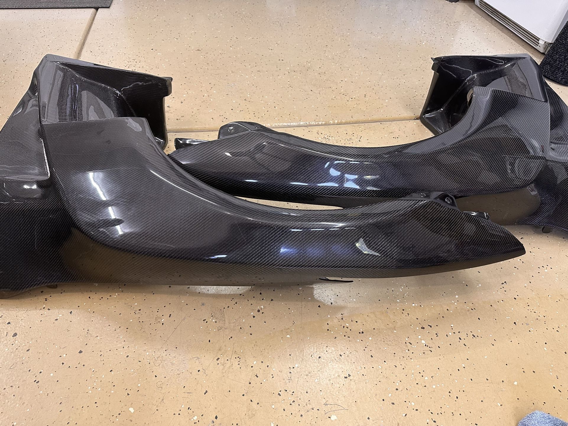 GTR Side Fender Carbon Fiber