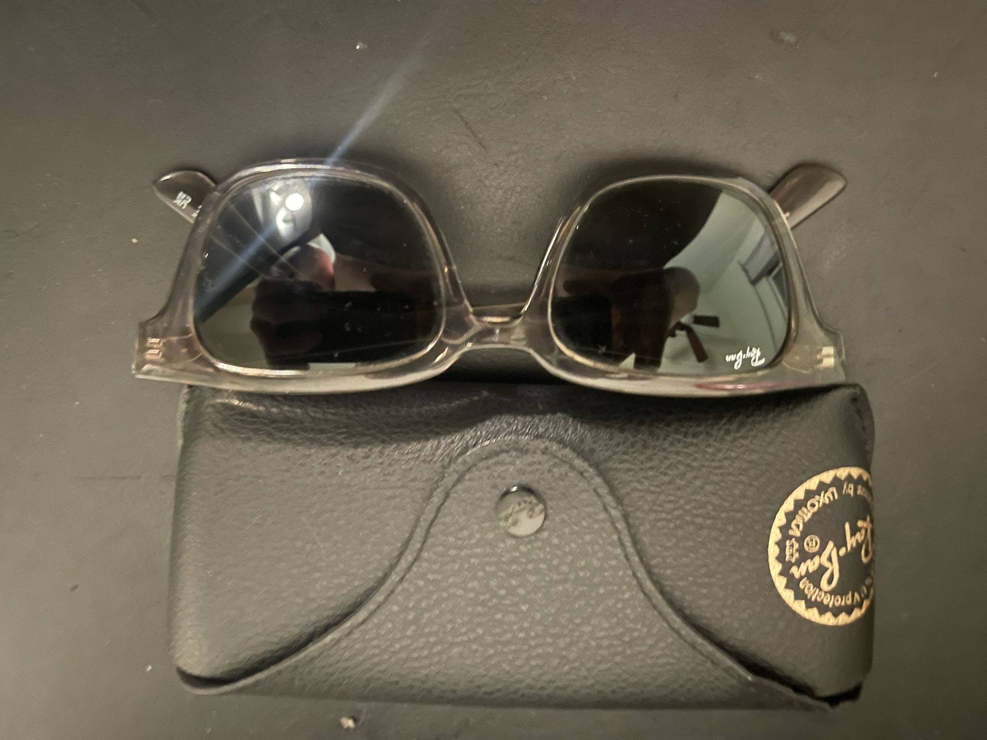 Ray Bans RB4323