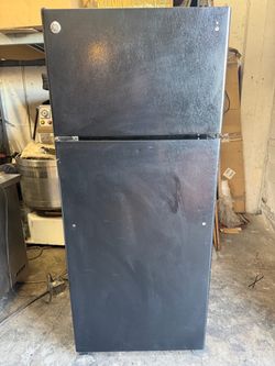 GE black top bottom fridge