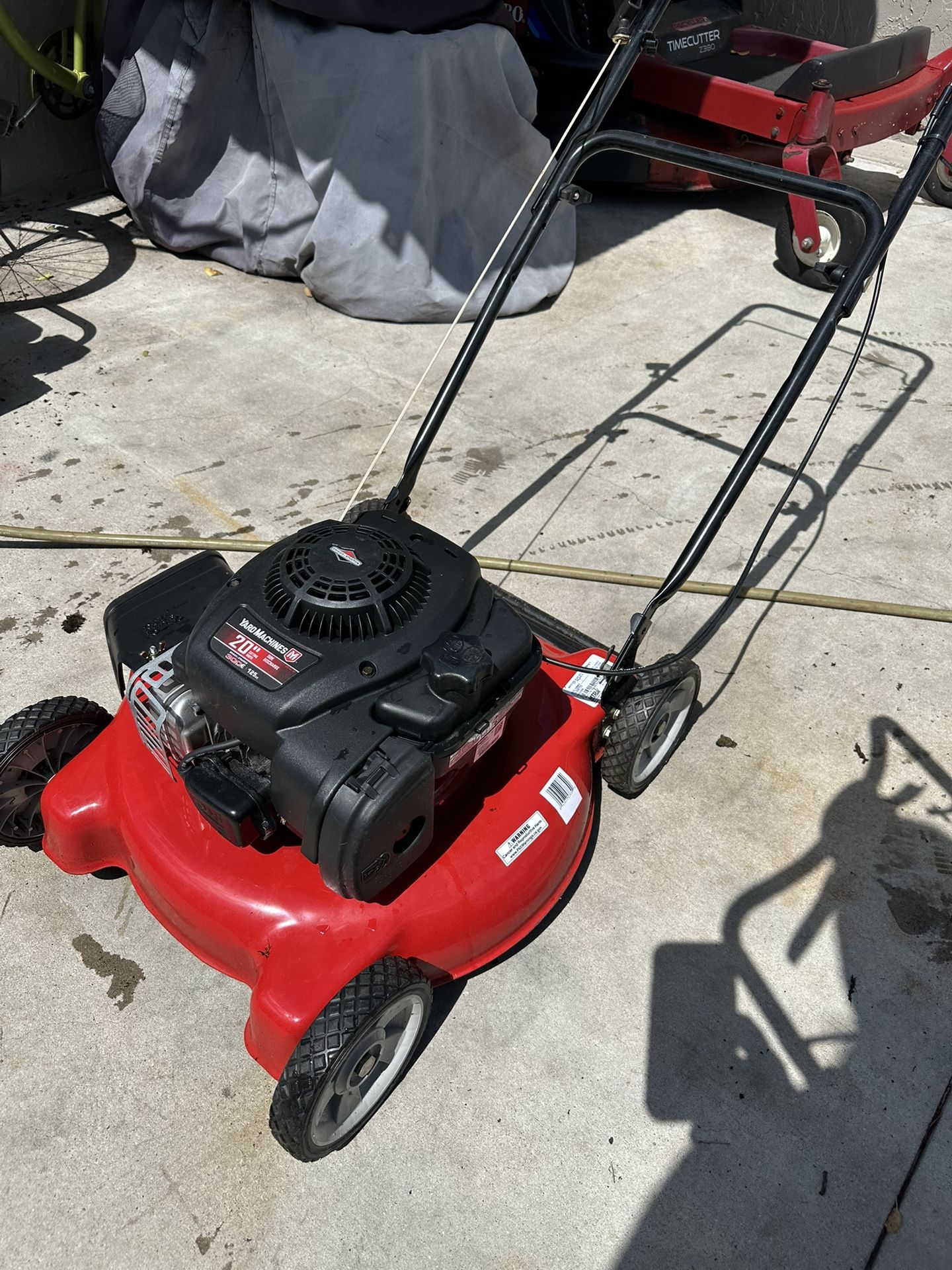 YardMachine Push Mower READ DESCRIPTION