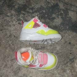 Size 6C Jordan Shoes