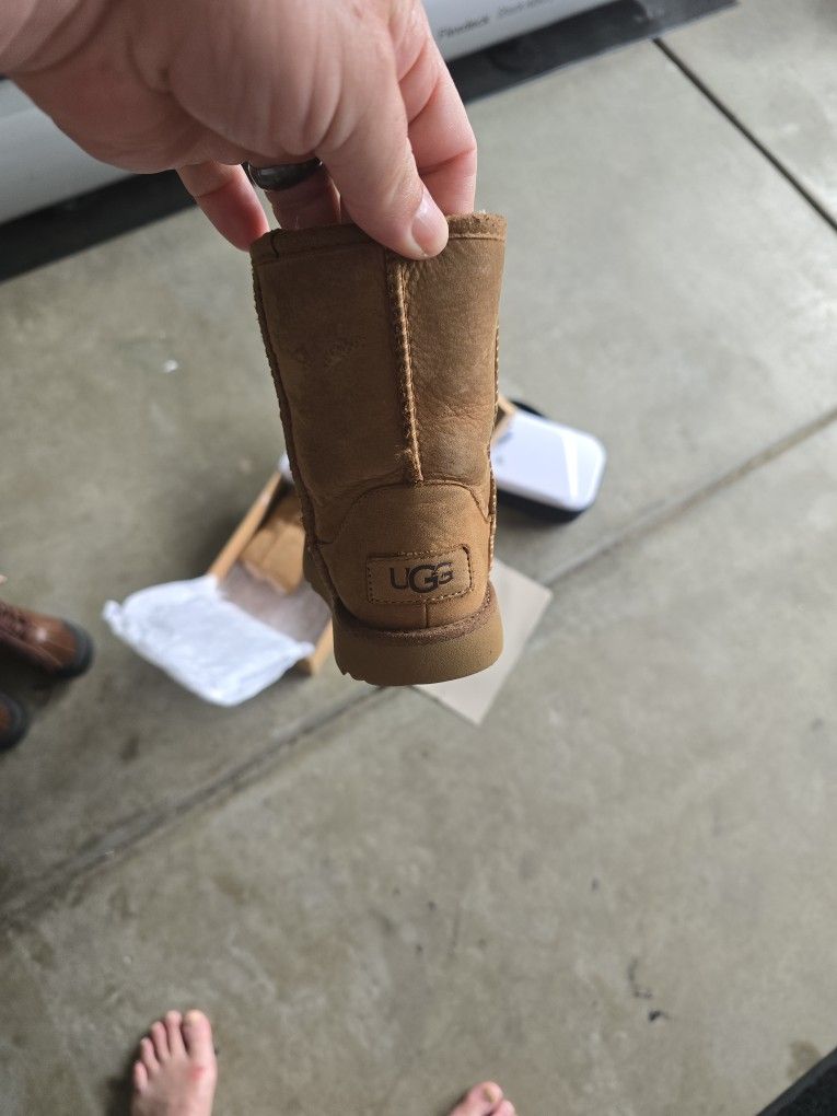 Kids Size 9 Uggs