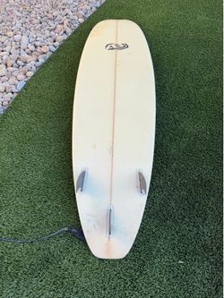 7’4 surfboard