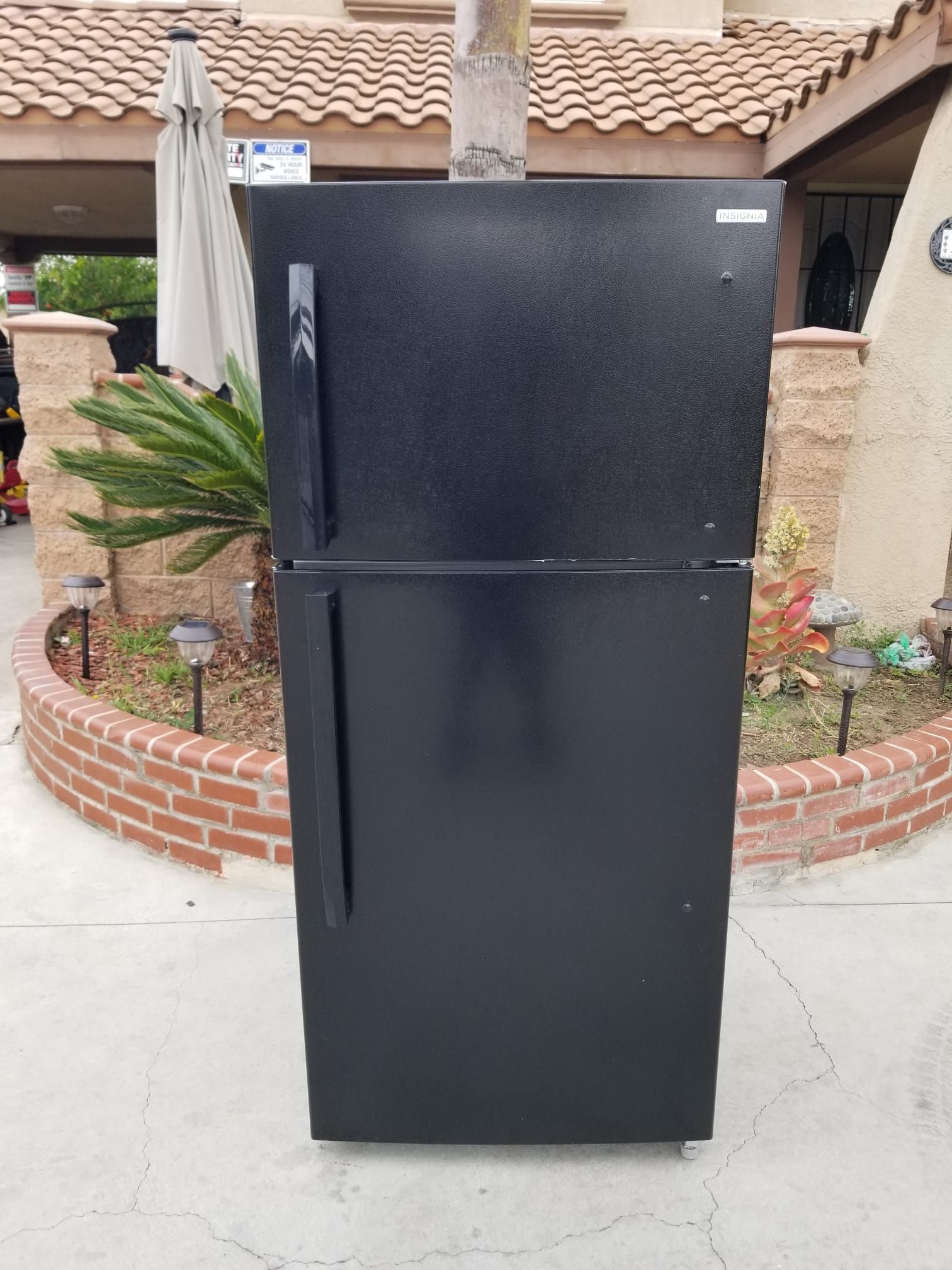 Insignia Refrigerator 18cu Ft 30x30x66👌👍3 MONTHS WARRANTY 