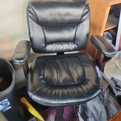 Nice Very Comfortable Computer Chair Leather 