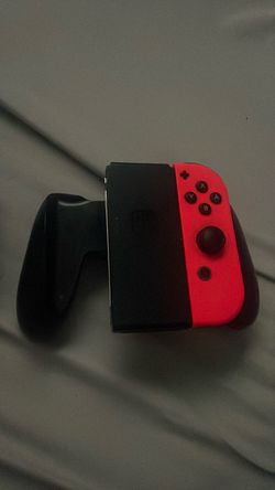 $25 BUNDLE Nintendo Switch Joy-Con with Grip and Nintendo Tv Dock