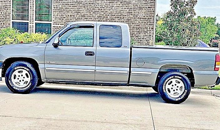 ֆ12OO 4WD CHEVY SILVERADO 4WD