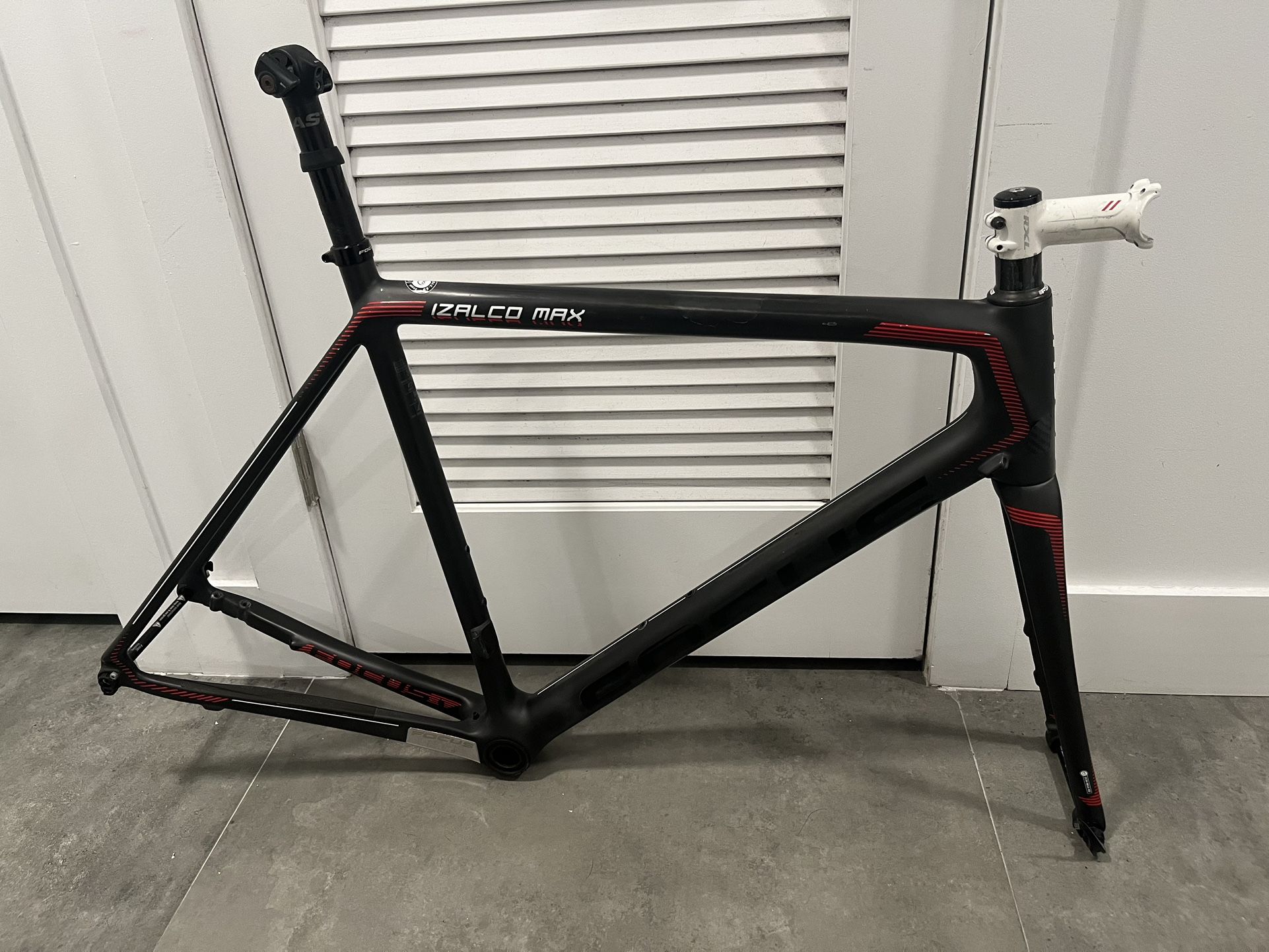 Focus Izalco Max carbon Road Bike frameset disc 56cm
