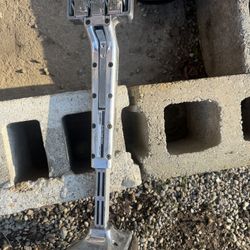 Roberts Carpet Knee Kicker