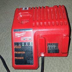 Milwaukee  M12 & M18 Multi Voltage Charger 