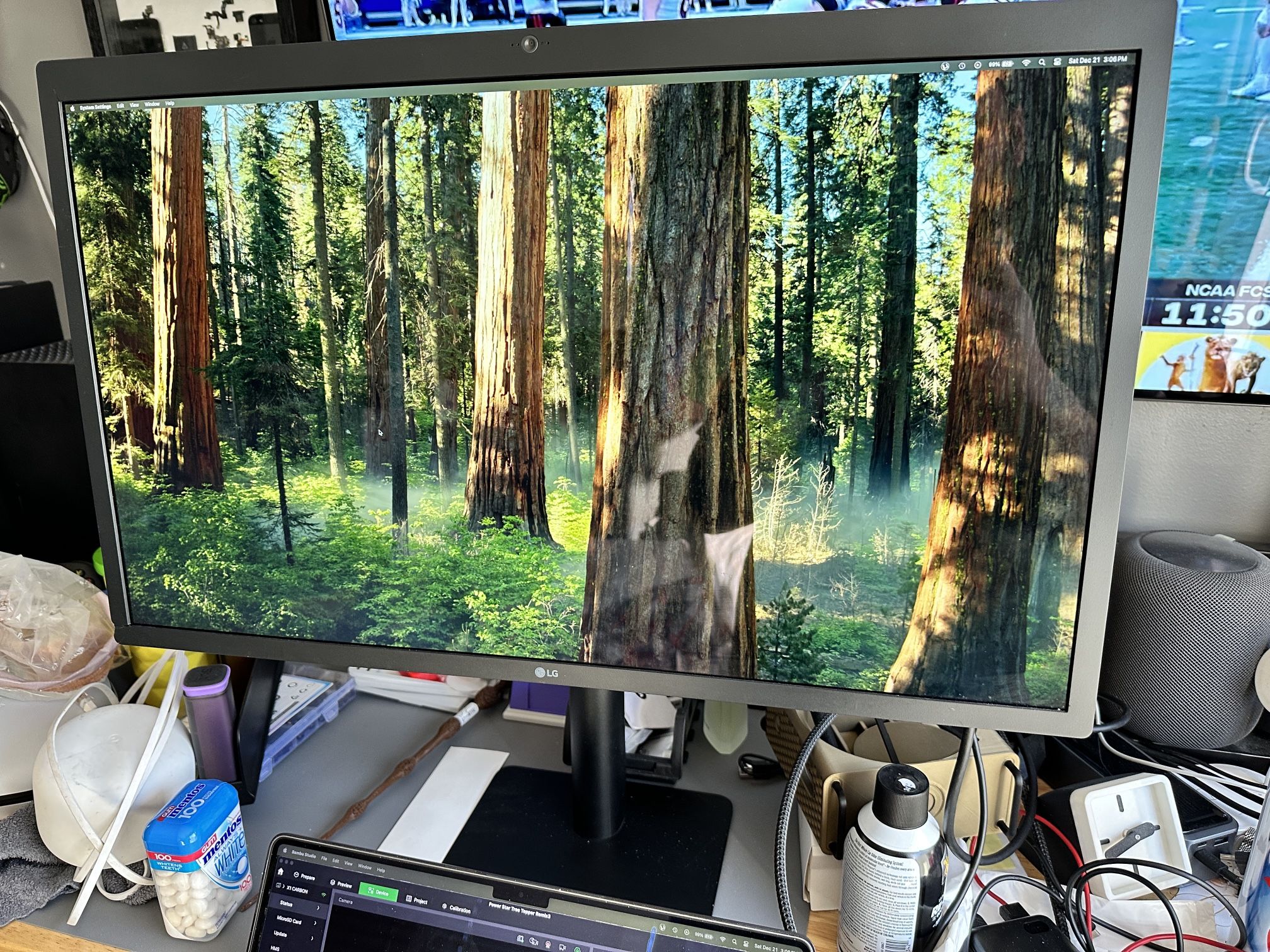 LG 27” Ultrafine 5k IPS Monitor With Thunderbolt 3