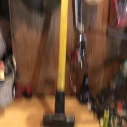 8 Lb Sledge Hammer In Good Condition 