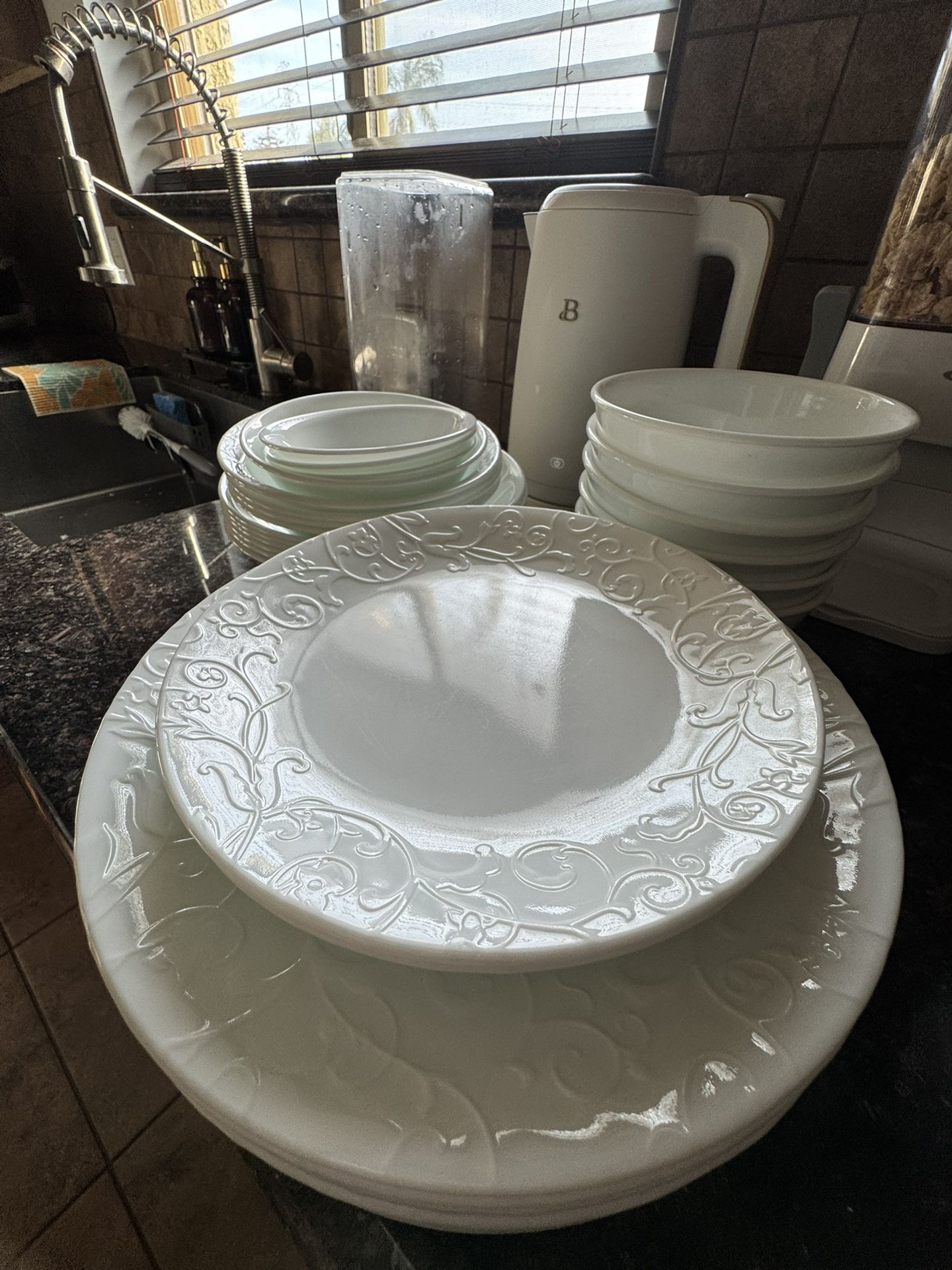 correlle dinnerware set