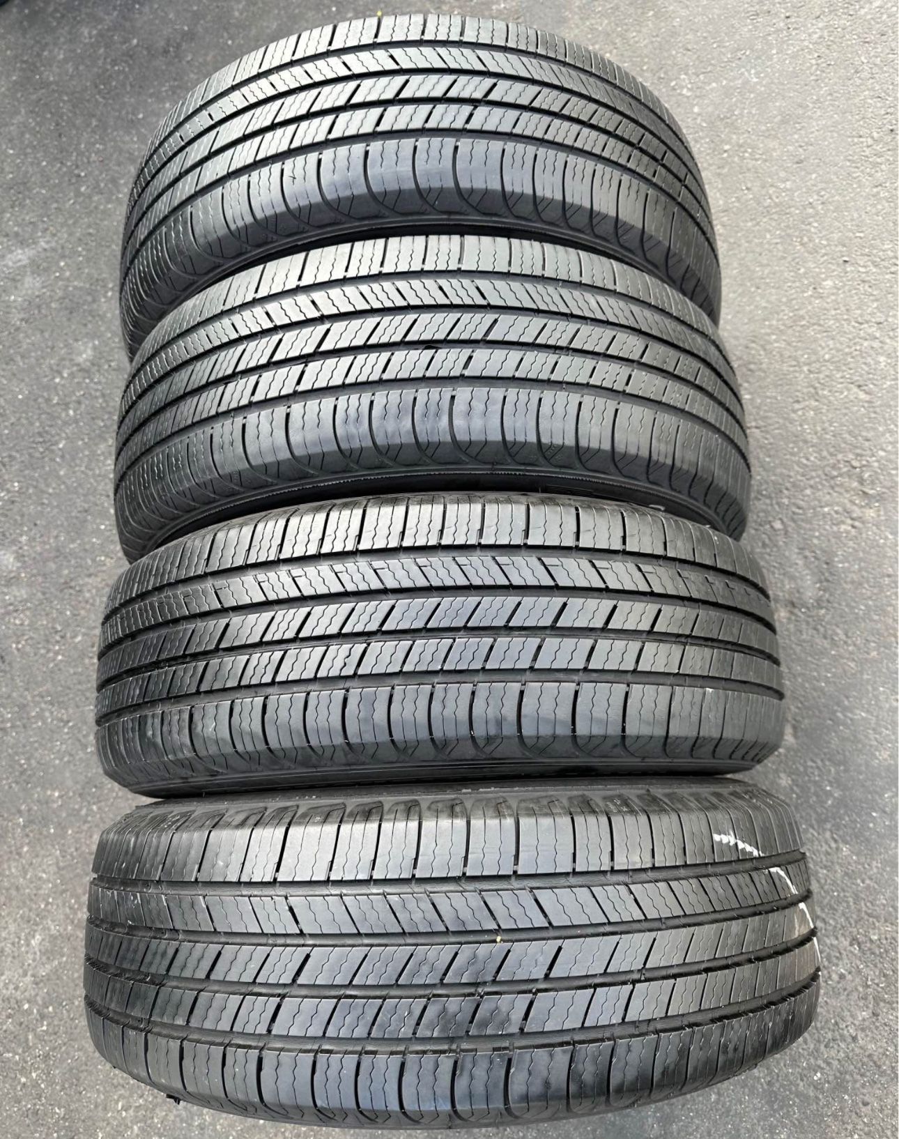 225 65 17 Vendo Un Seth De Llantas De La Marca Michelin 