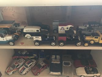 Everything must go 2 car garage loaded in Bloomfield New Jersey come and check it