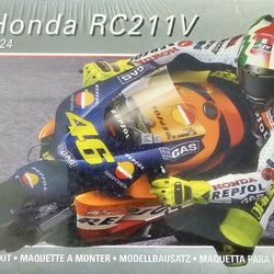 1/24 Airfix Honda RC211V Repsol No. 46, 2002 Superbike Model Kit