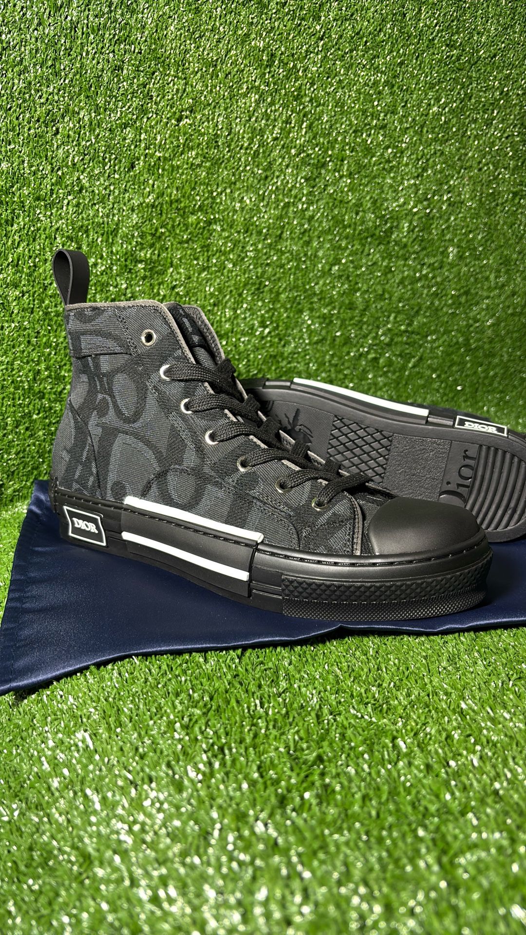 B23 Men’s Size 9 & 9.5 Men’s Shoes