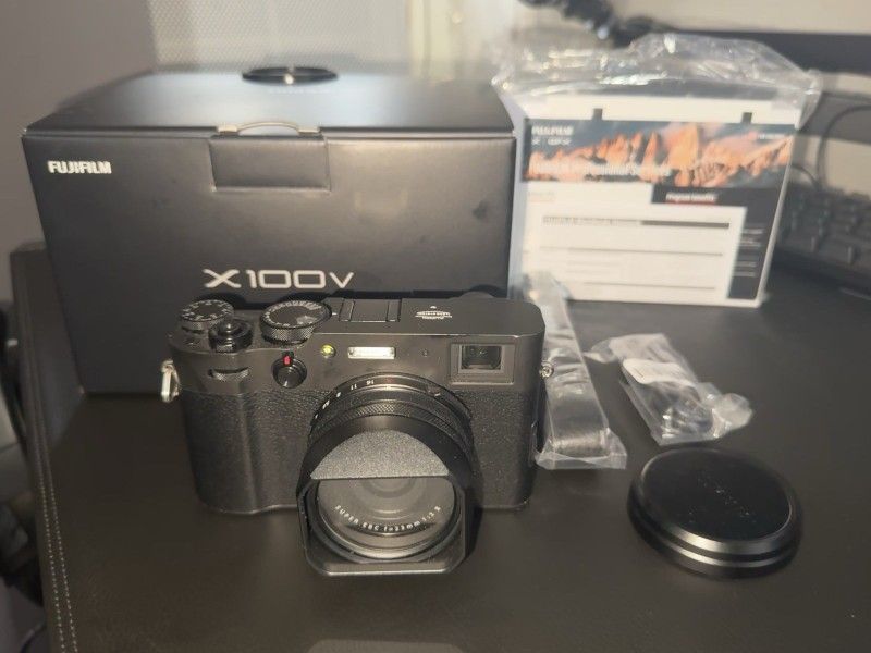 Fujifilm X100V