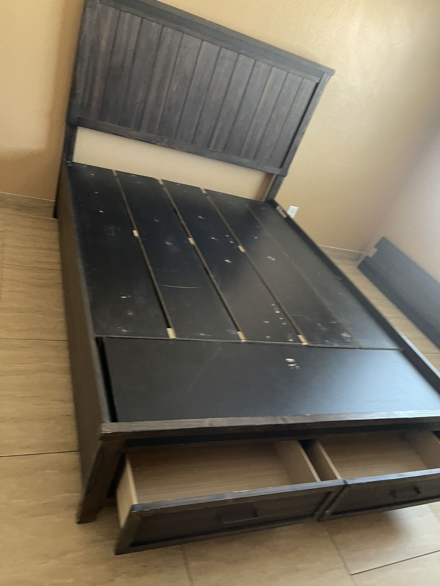 Queen Size Bed Home & Garden