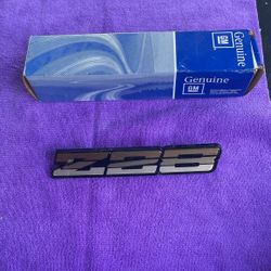 Z 28 Emblem  Oem 