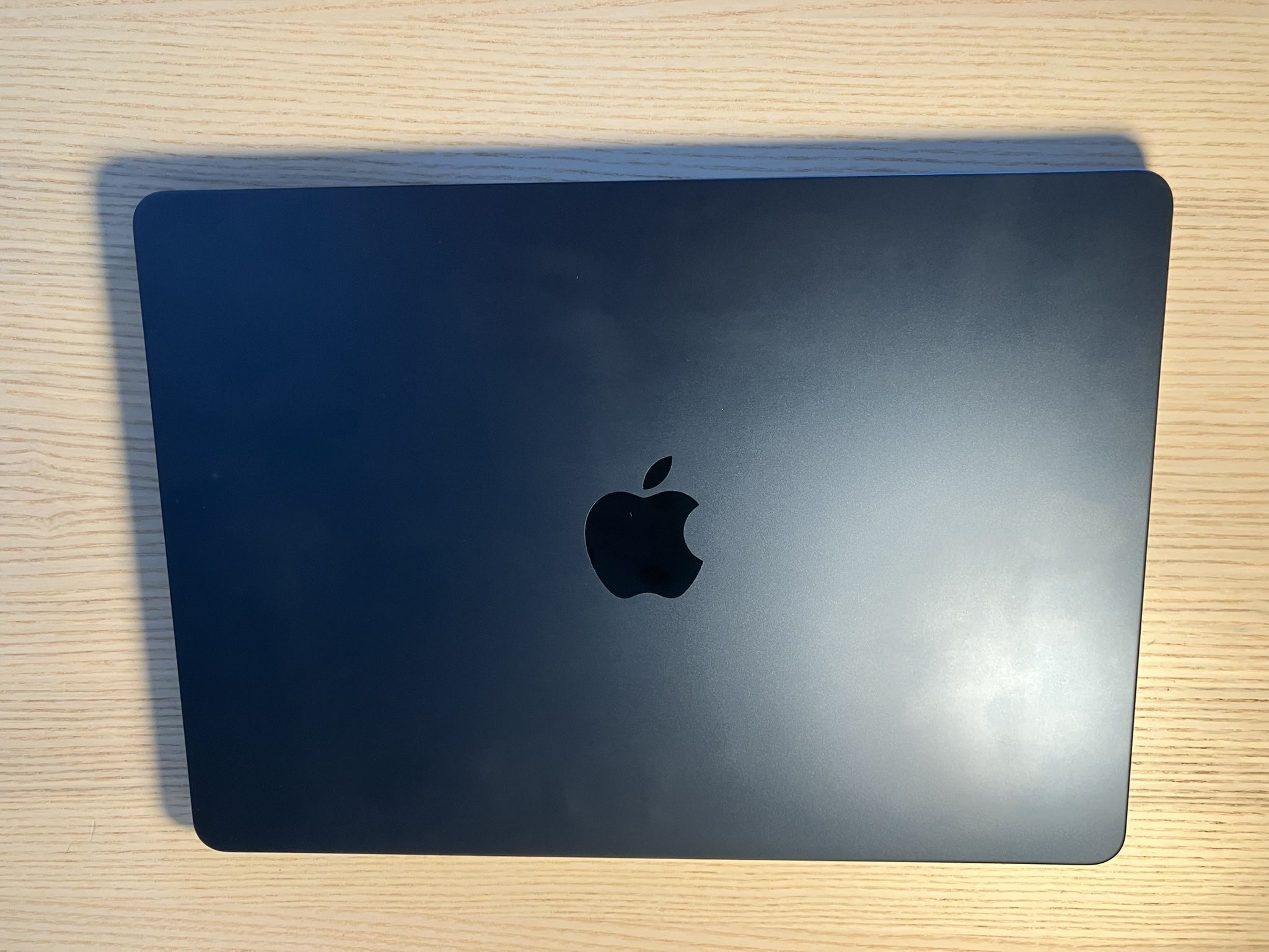 MacBook Air, 2022, M2, 13”, 8GB Ram, 1TB Storage