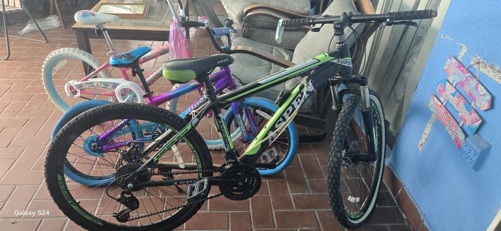Aspen Super Sport 26. Two bicycles for girls