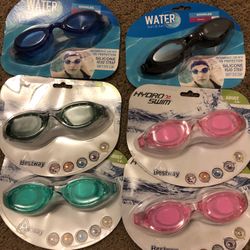 18 Pair Swimming Goggles. Different Sizes
