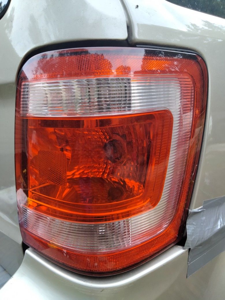 Right tail light cover for 2010 Ford Escape XLS
