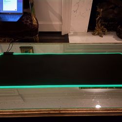 Razer Goliathus Extended Chroma Gaming Mouse Mat - Balanced Control