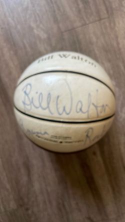 Nike Basket Ball signed By Bill Walton