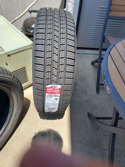 Truck tire LT245/75R16