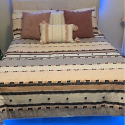 Full size bed