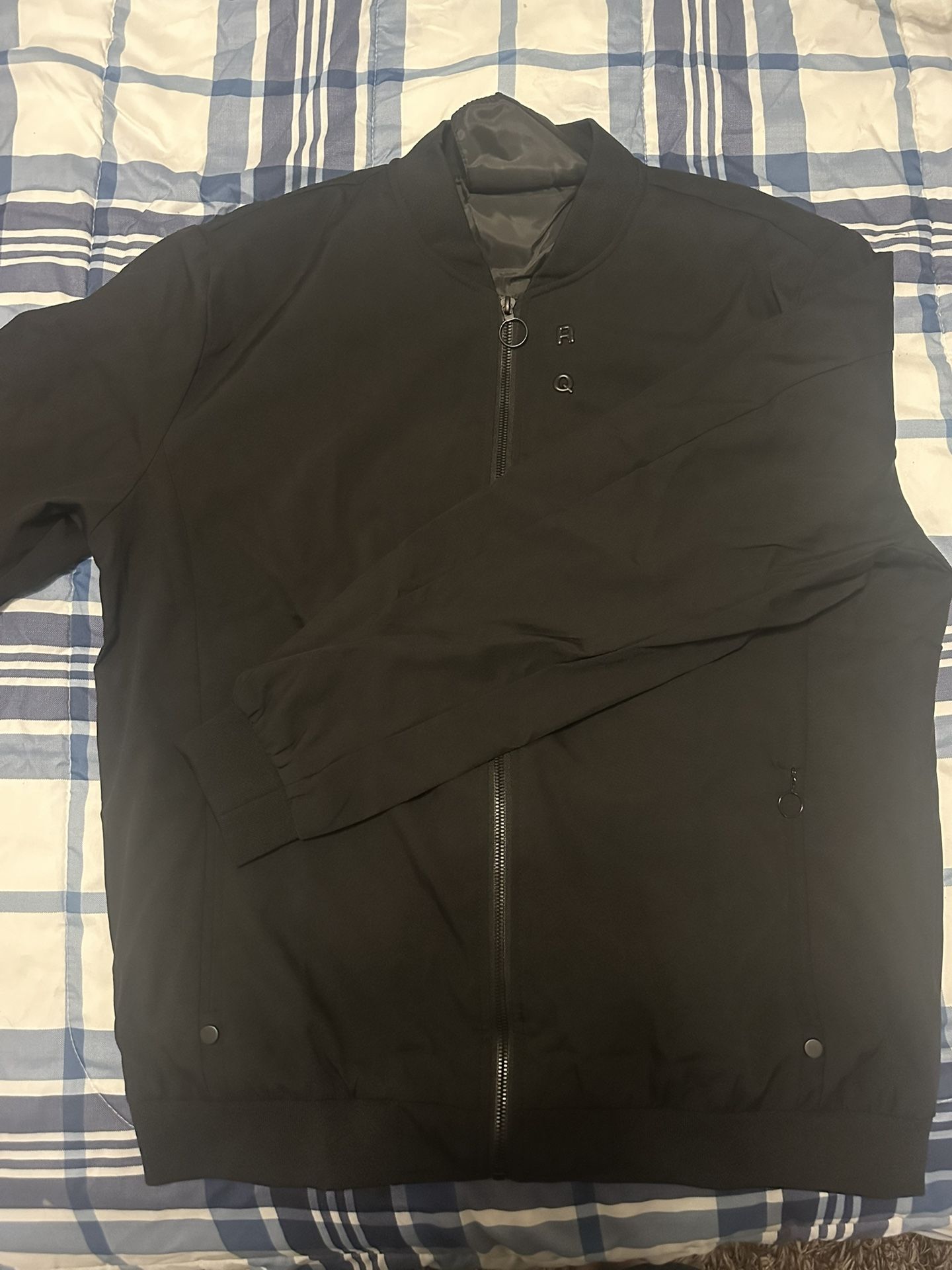 Windbreaker / No Hoodie