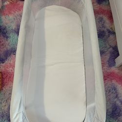 Baby Delight Portable Bassinet 