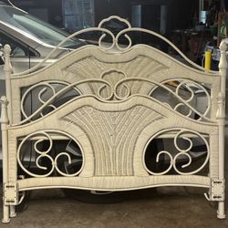 6 Piece Full Size Off-White Bedroom Set