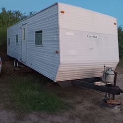 Rv Traila Cavalier 2006  Una Recamara 2 Literas Salita Cosina Y Ban̈o $3800